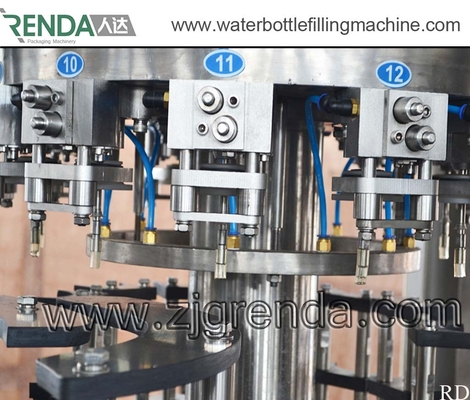 CO2 Carbonated Drinks Can Filling Machine Commercial Bottling Equipment For Cans 1000 ml Stainless Steel