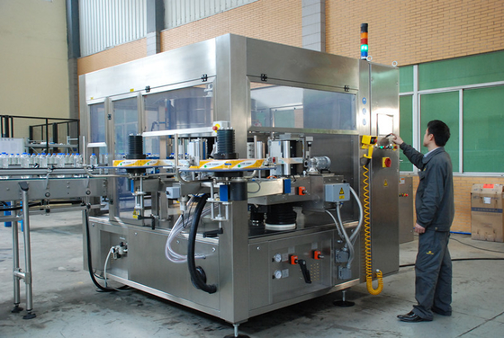 Automatic Customized PLC Control Sticker Labeling Machine 500kg For Beverage Filling Line 150BPM 380V