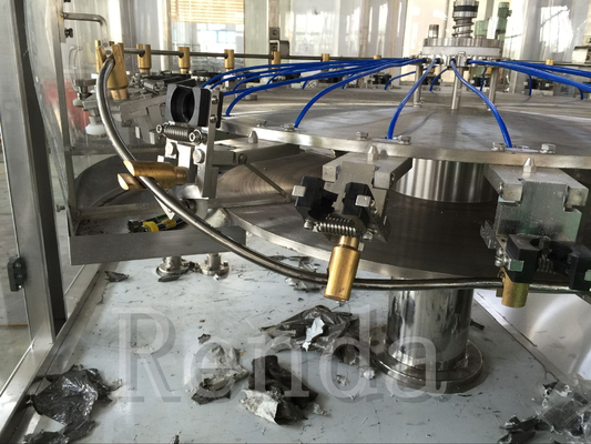 CE automático 800-2000 del lacre de la máquina de rellenar de la cerveza de la botella de cristal CGFD12-12-6 que llena