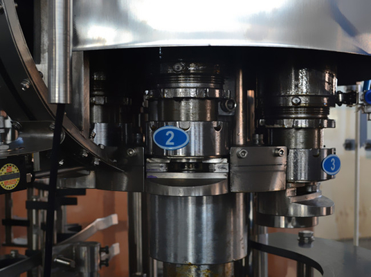 Máquina de rellenar 110V/220V/380V conducidos eléctricos del vino de alta velocidad del certificado del CE